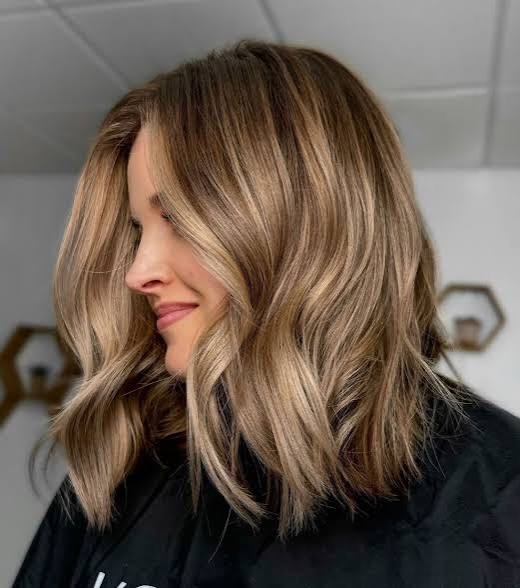 Women's haircut by Rose